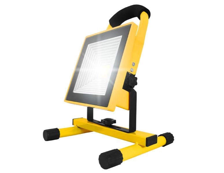 Światło, które podąża za Tobą: przenośna lampa robocza LED LTC 30W IP44 – niezawodność i mobilność w każdych warunkach